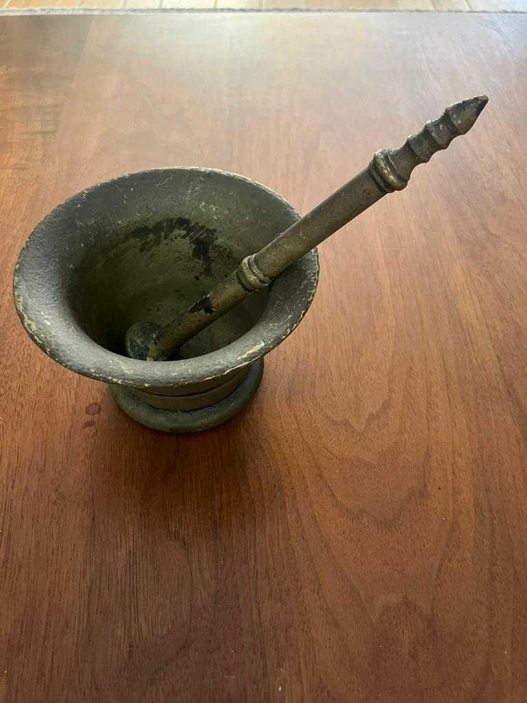 Antieke bronzen Spaanse vijzel met stamper, Antiek en Kunst, Ophalen of Verzenden