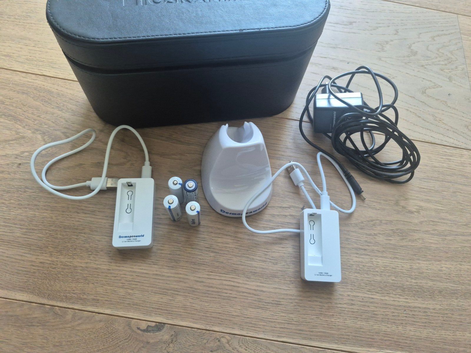 dermapen accessoires opladers houder en batterijen, Ophalen of Verzenden