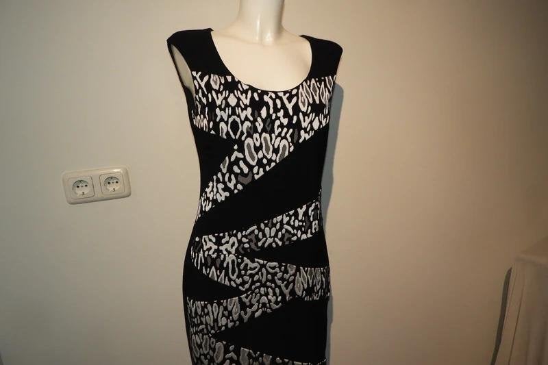 Frank Lyman stretch jurk deels in print stof animal M, Maat 38/40 (M), Zo goed als nieuw, Knielengte, Frank Lyman