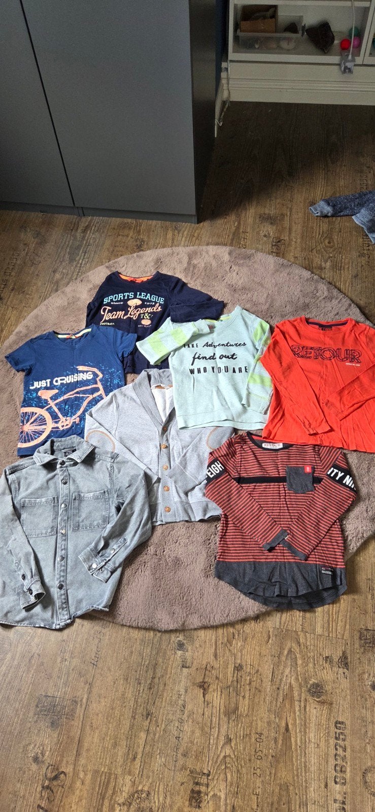 Jongenskleding pakket maat 128 - Diverse shirts en vest, Ophalen of Verzenden, Gebruikt, Jongen, Setje