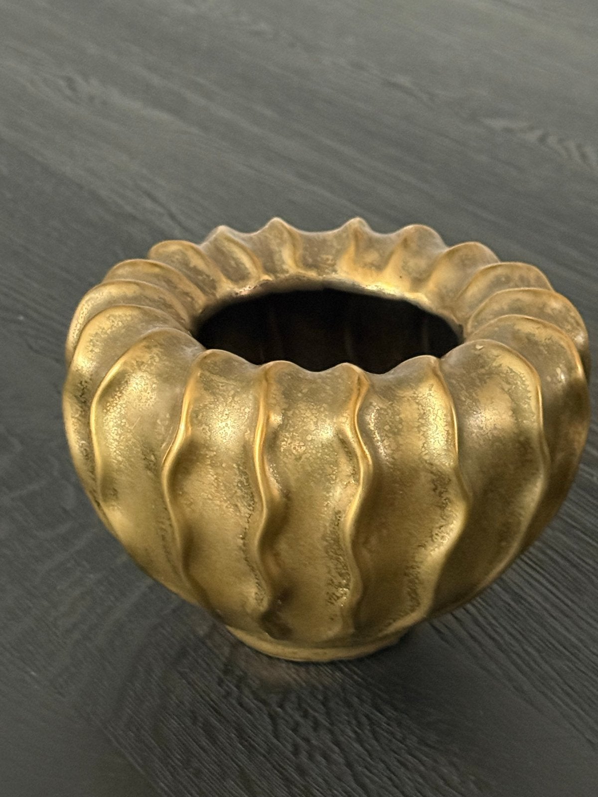 Despots Gouden Bloempot - Uniek Design, Met patroon/structuur, Ophalen of Verzenden, Zo goed als nieuw, Steen/keramiek