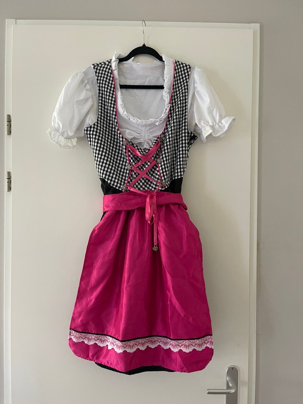 Oktoberfest dirndl jurk maat M, Maat 38/40 (M), Ophalen of Verzenden, Kleding, Overige thema's