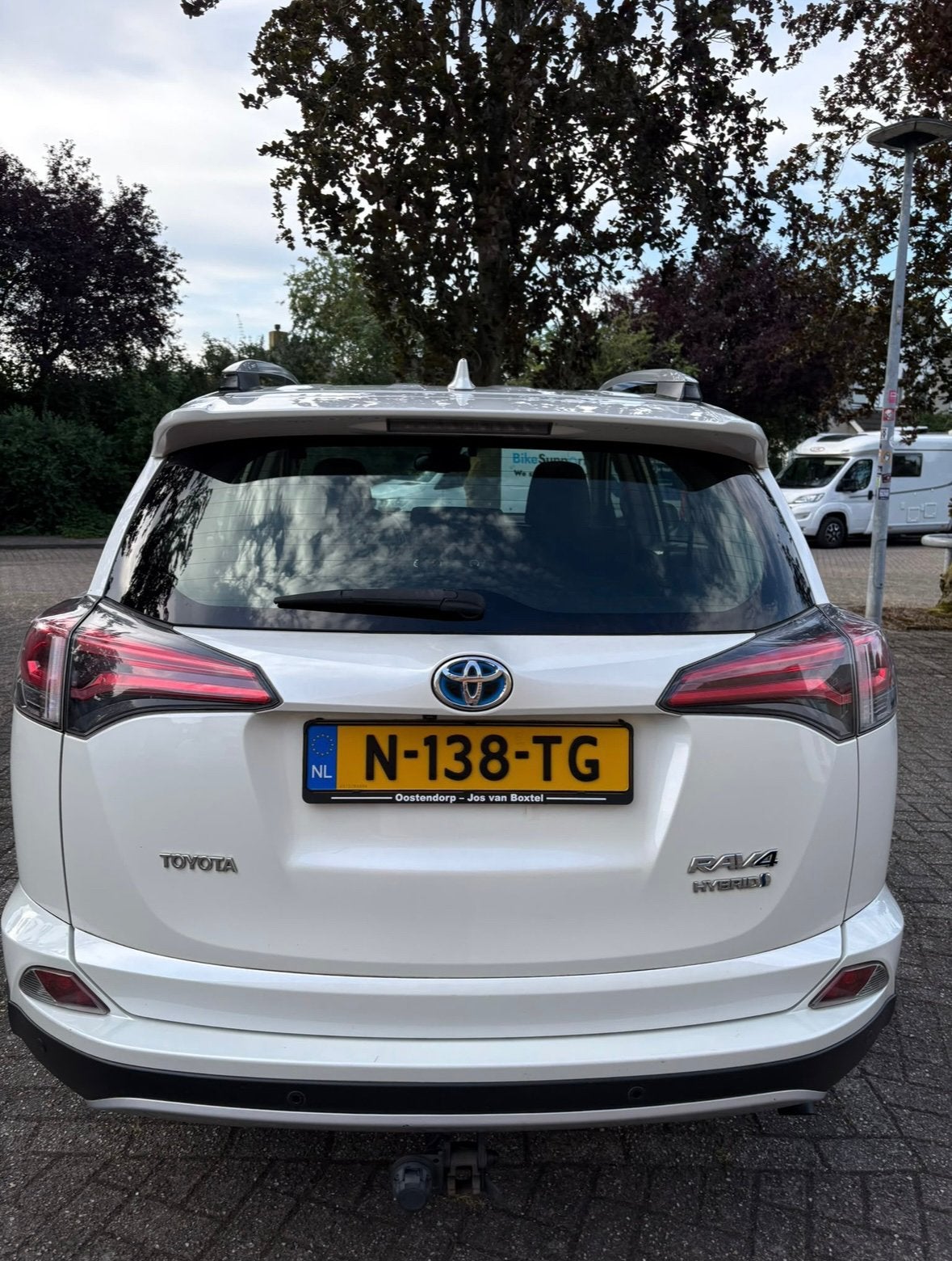 Toyota Rav4 2.5 Vvt-i Hybrid 197pk 2WD Aut 2017 Wit, Wit, 155 pk, Rav4, 93 €/maand