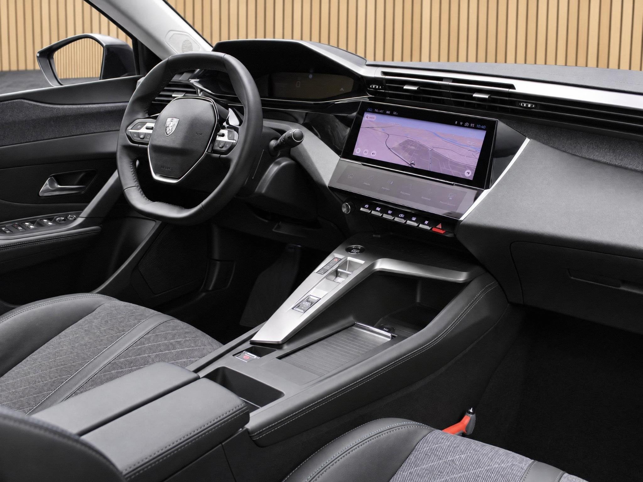 Peugeot 408 1.2T Allure Pack 130 EAT8 Automaat | Camera/Navi, Auto's, 12 maanden, Gebruikt, 1199 cc, Leder en Stof