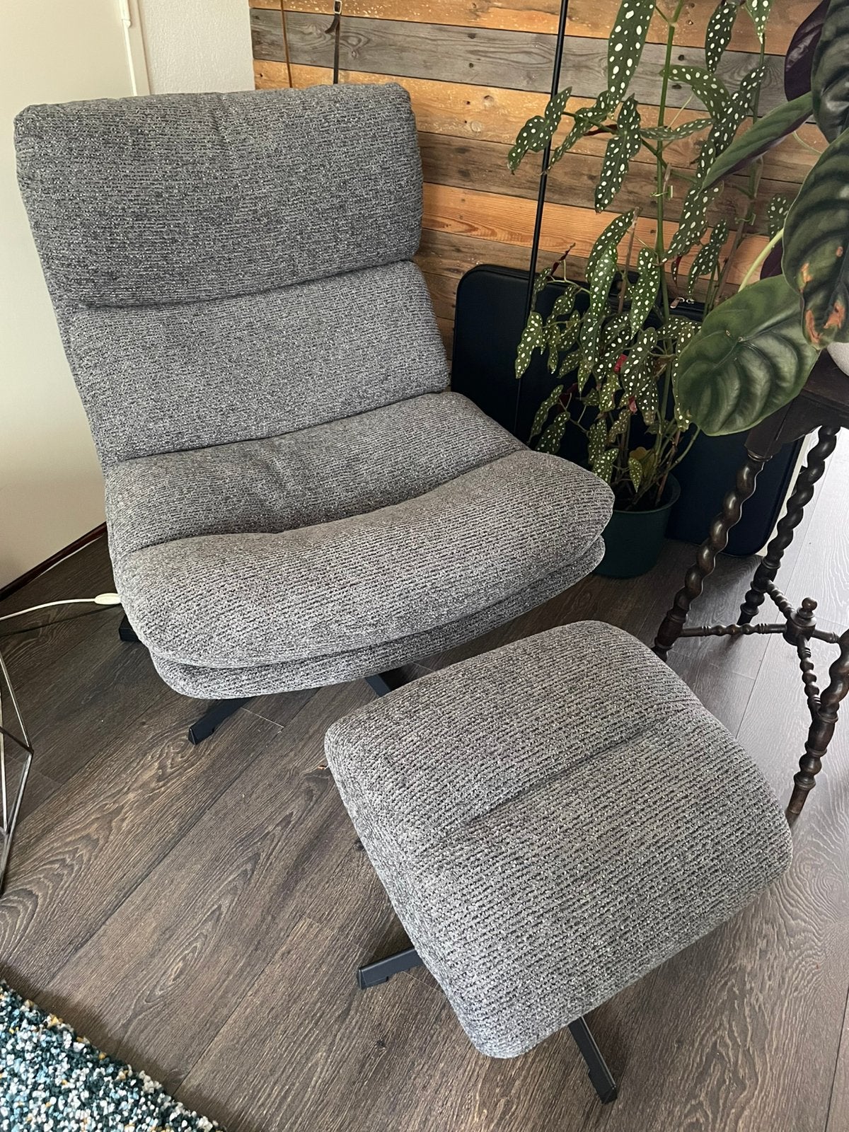 Draaifauteuil Grijs (nieuw), Ophalen, 75 tot 100 cm, Zo goed als nieuw, 75 tot 100 cm