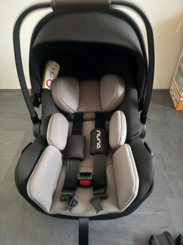 Nuna baby autostoel/Maxi-Cosi, Overige merken, Ophalen of Verzenden, Zo goed als nieuw, Isofix