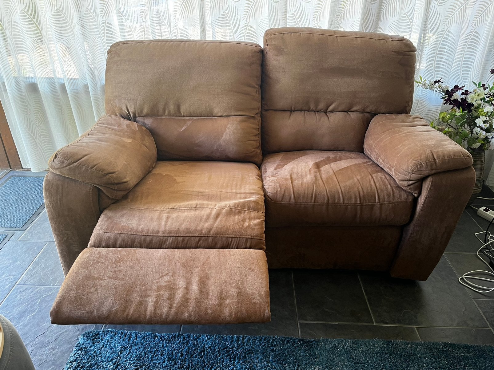 Nubuck bank, bruin 155cm, gratis ophalen tot zaterdag 15 aug, Huis en Inrichting, Banken | Bankstellen, Ophalen, Gebruikt, 150 tot 200 cm