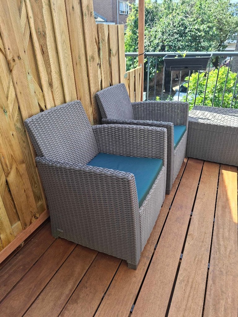 Tuinset gratis op te halen, Ophalen, 4 zitplaatsen, Kunststof, Gebruikt
