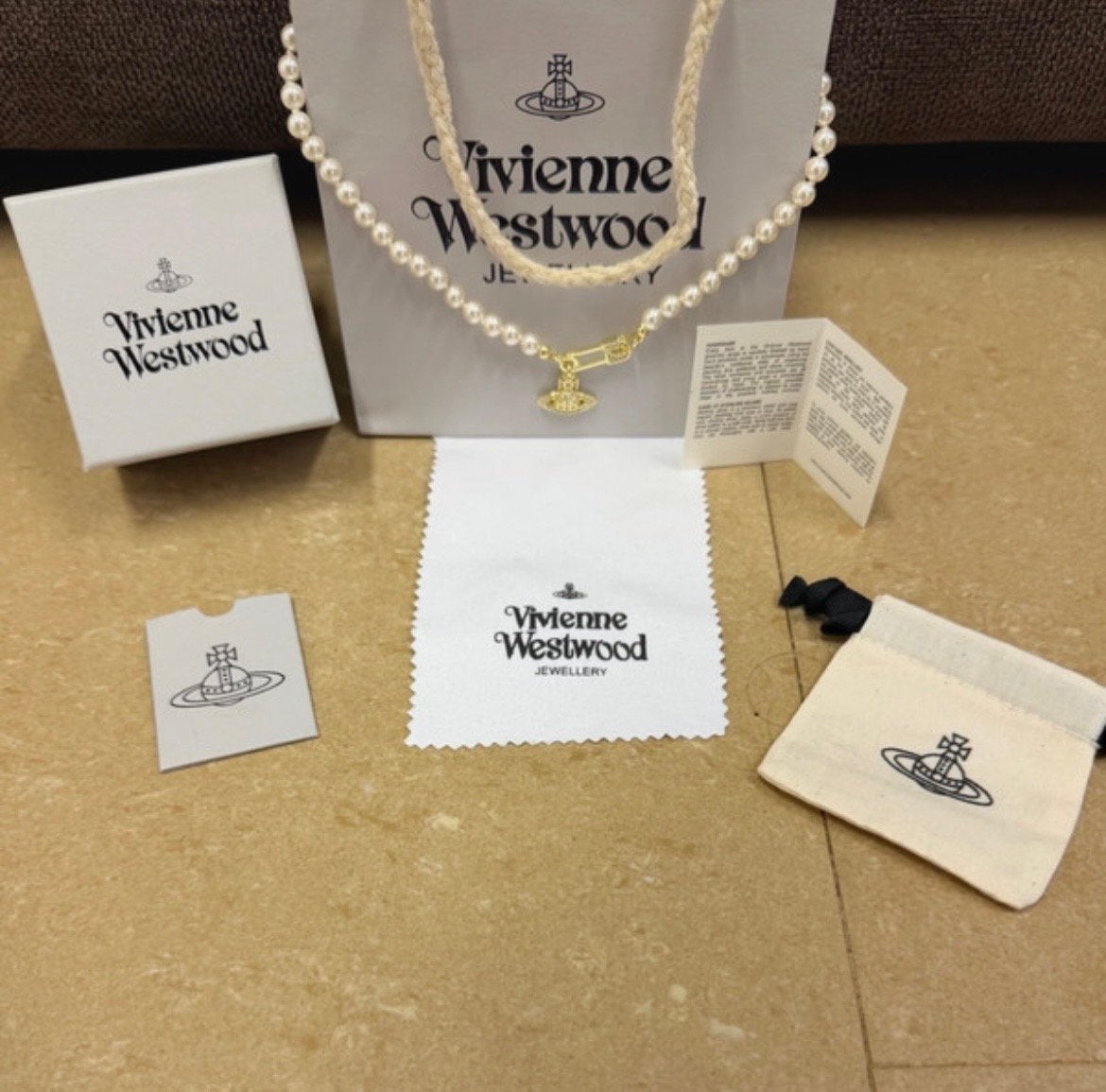 Vivienne Westwood pearl necklace new + Bon, Sieraden, Tassen en Uiterlijk, Kettingen, Met kristal, Overige materialen, Verzenden