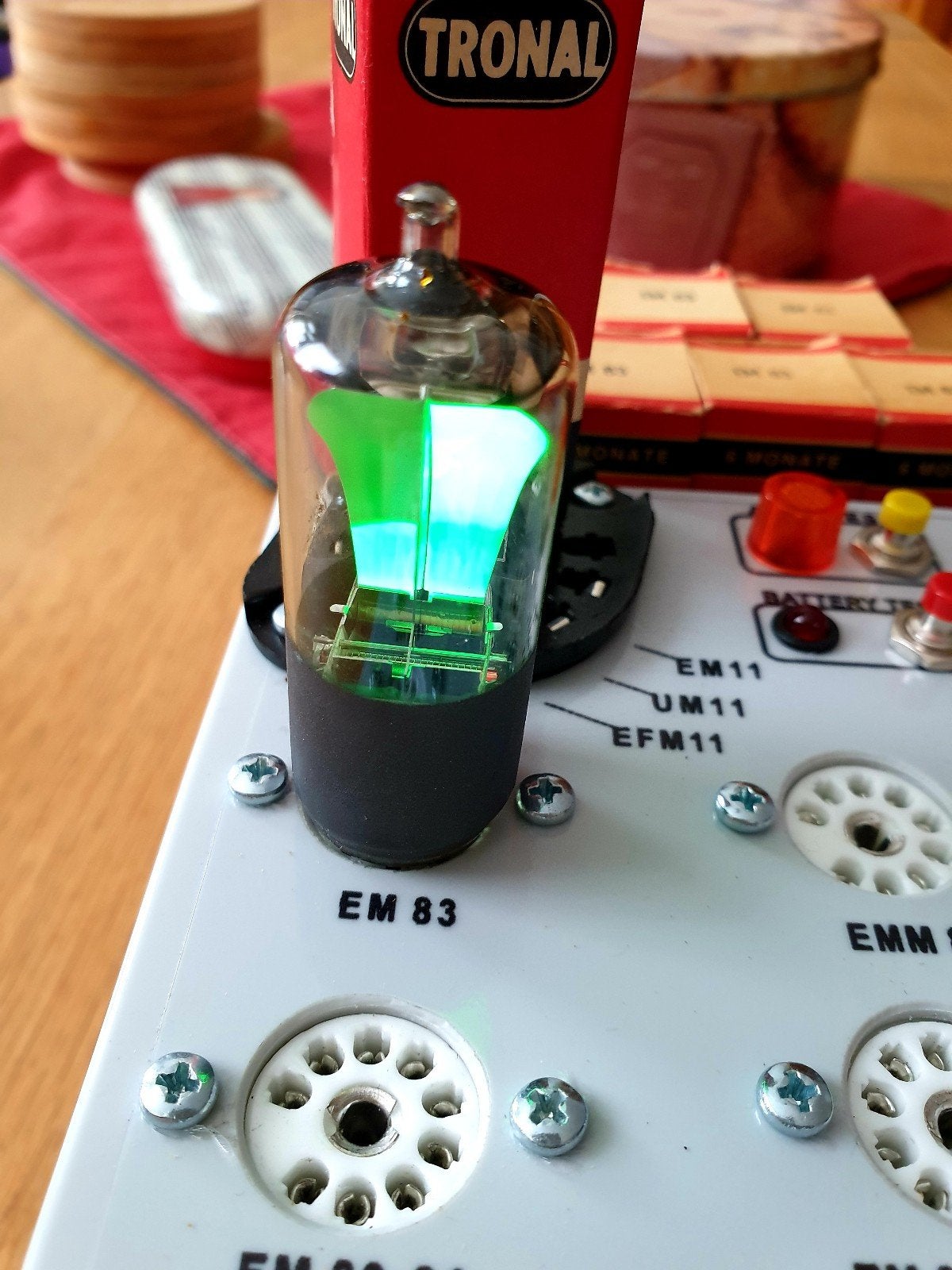 EM83 Radiobuizen Afstemogen Nieuw in Doos Getest, Antiek en Kunst, Ophalen of Verzenden
