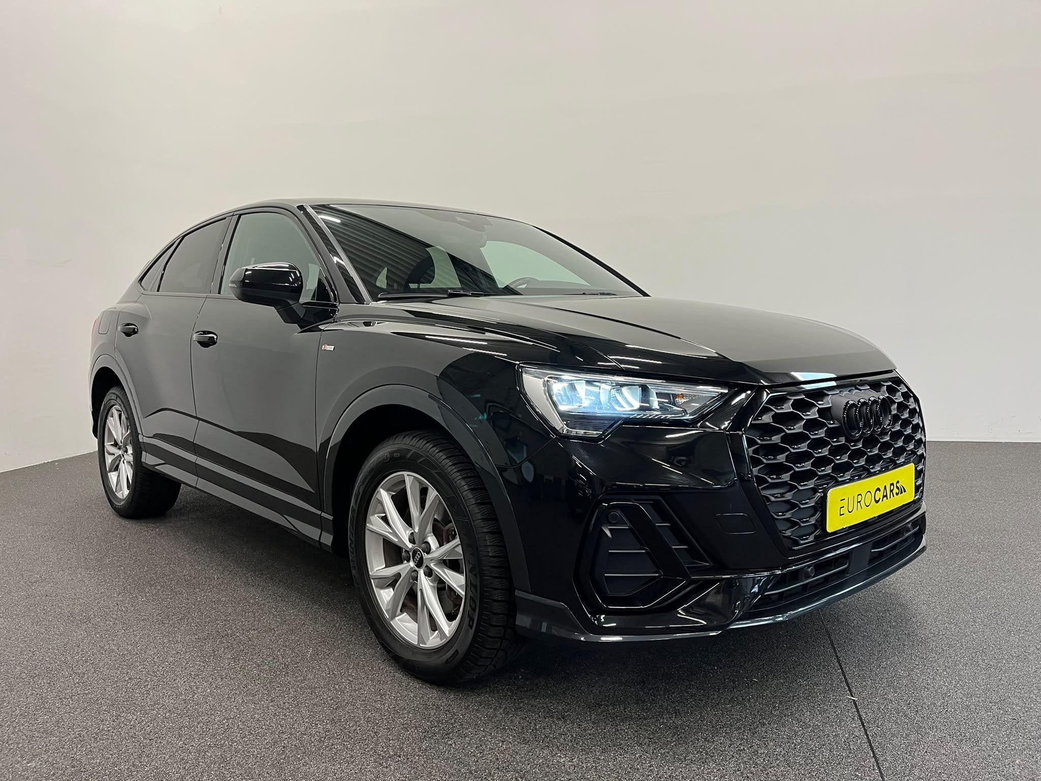 Audi Q3 Sportback 45 TFSI e S Edition PHEV Navigatie Apple C, Auto's, Audi, Gebruikt, Zwart, Parkeersensor, Hybride Elektrisch/Benzine