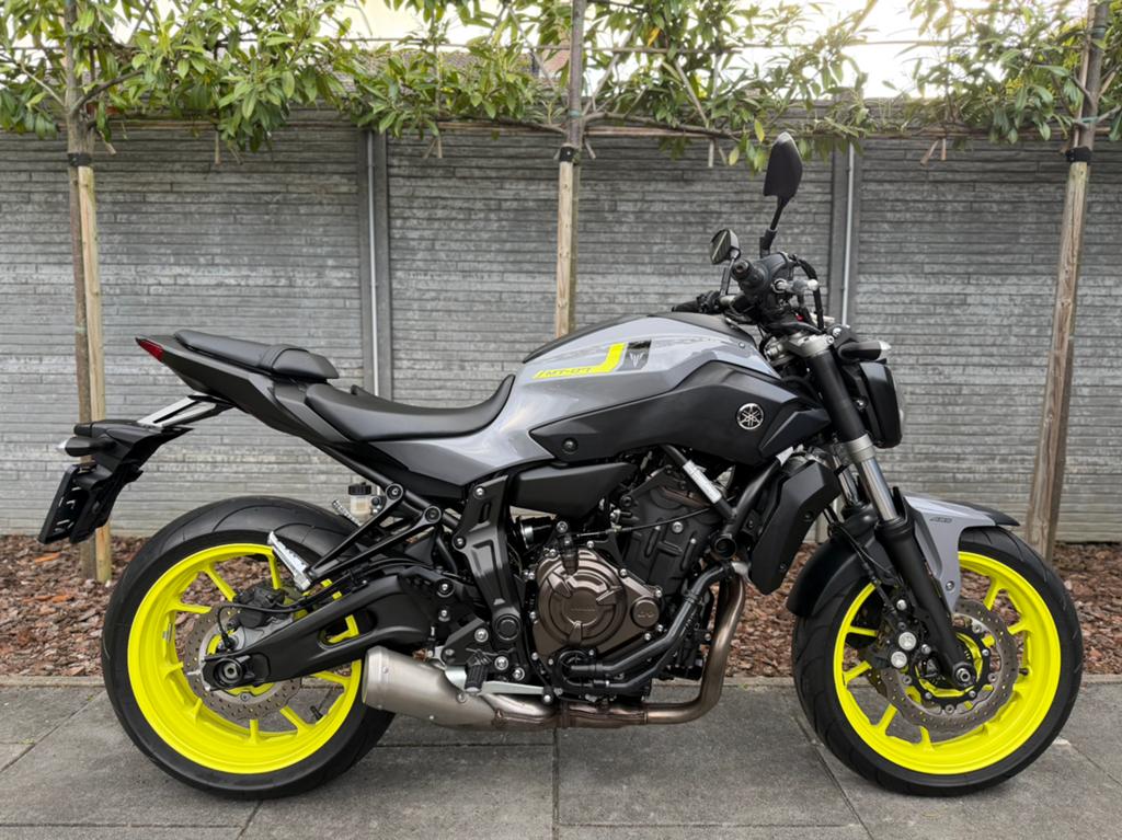 YAMAHA MT07 - ABS / 2017 / 7200KM / A2-35KW / In Nieuwstaat, 2 cilinders, Occasion, Bedrijf, 689 cc