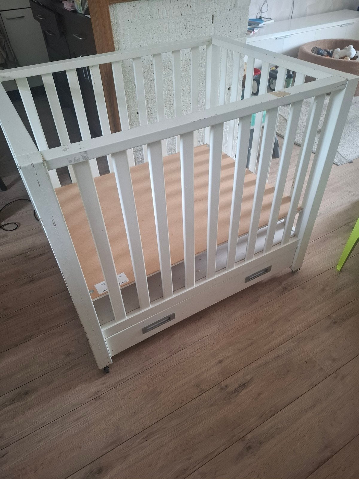 Witte box met wieltjes, Ophalen, Gebruikt, Ledikant