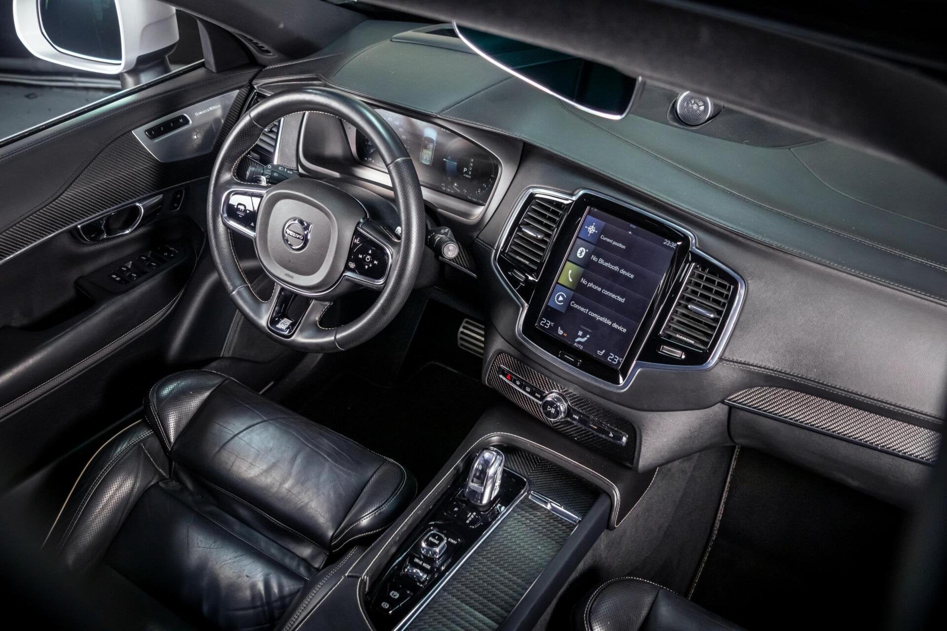 Volvo XC90 2.0 T8 Twin Engine AWD R-Design|Pano|B&W|HUD|Trek, Auto's, Gebruikt, Euro 6, 1969 cc, 320 pk