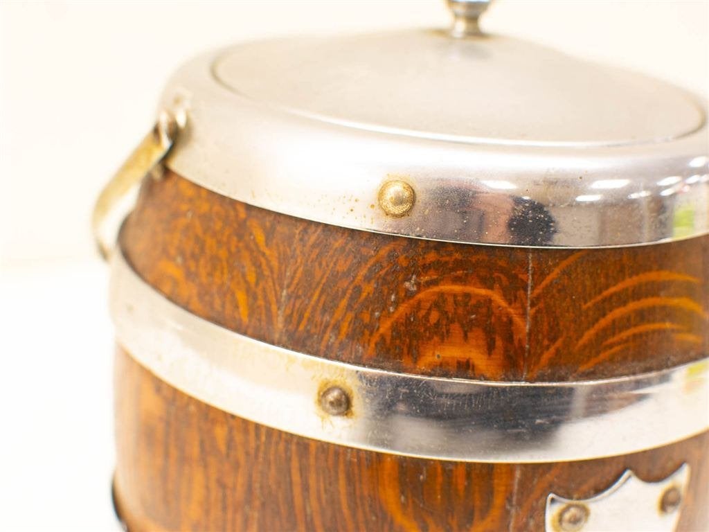 Tabakpot met binnen in een porseleinen pot 33967, Gebruikt, Ophalen of Verzenden, Bord(en), Overige stijlen