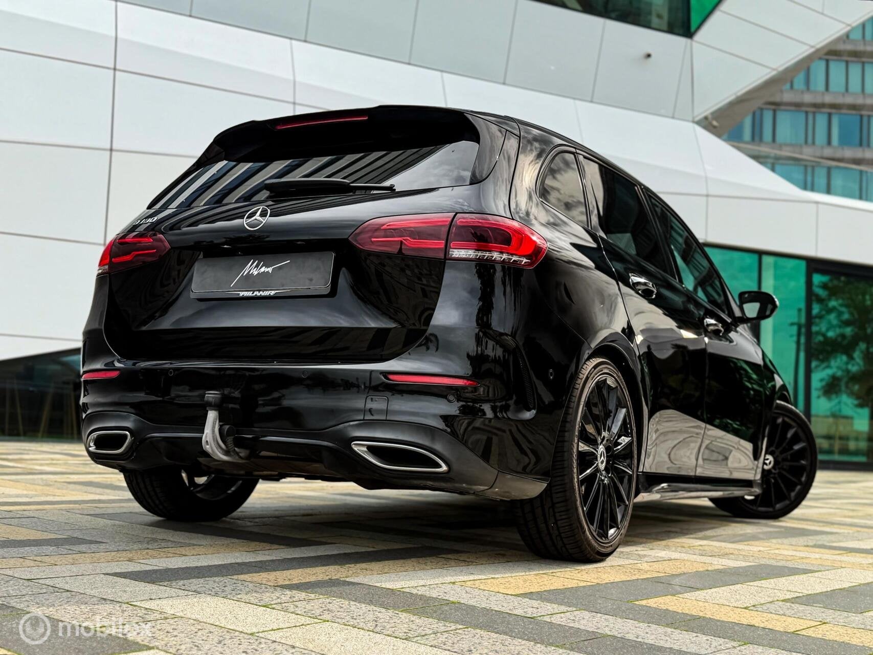 Mercedes B-klasse 180 AMG Line |Pano |Memory |Sfeer |Carbon, Auto's, 136 pk, Gebruikt, 4 cilinders, 700 kg