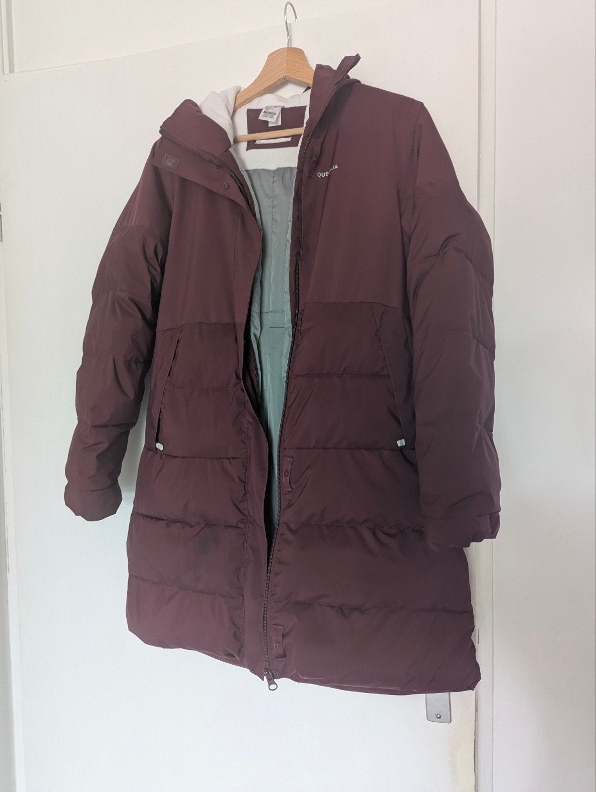 Quechua bordeauxrode winterjas maat 160-166, Ophalen, Zo goed als nieuw, Maat 34 (XS) of kleiner, Rood