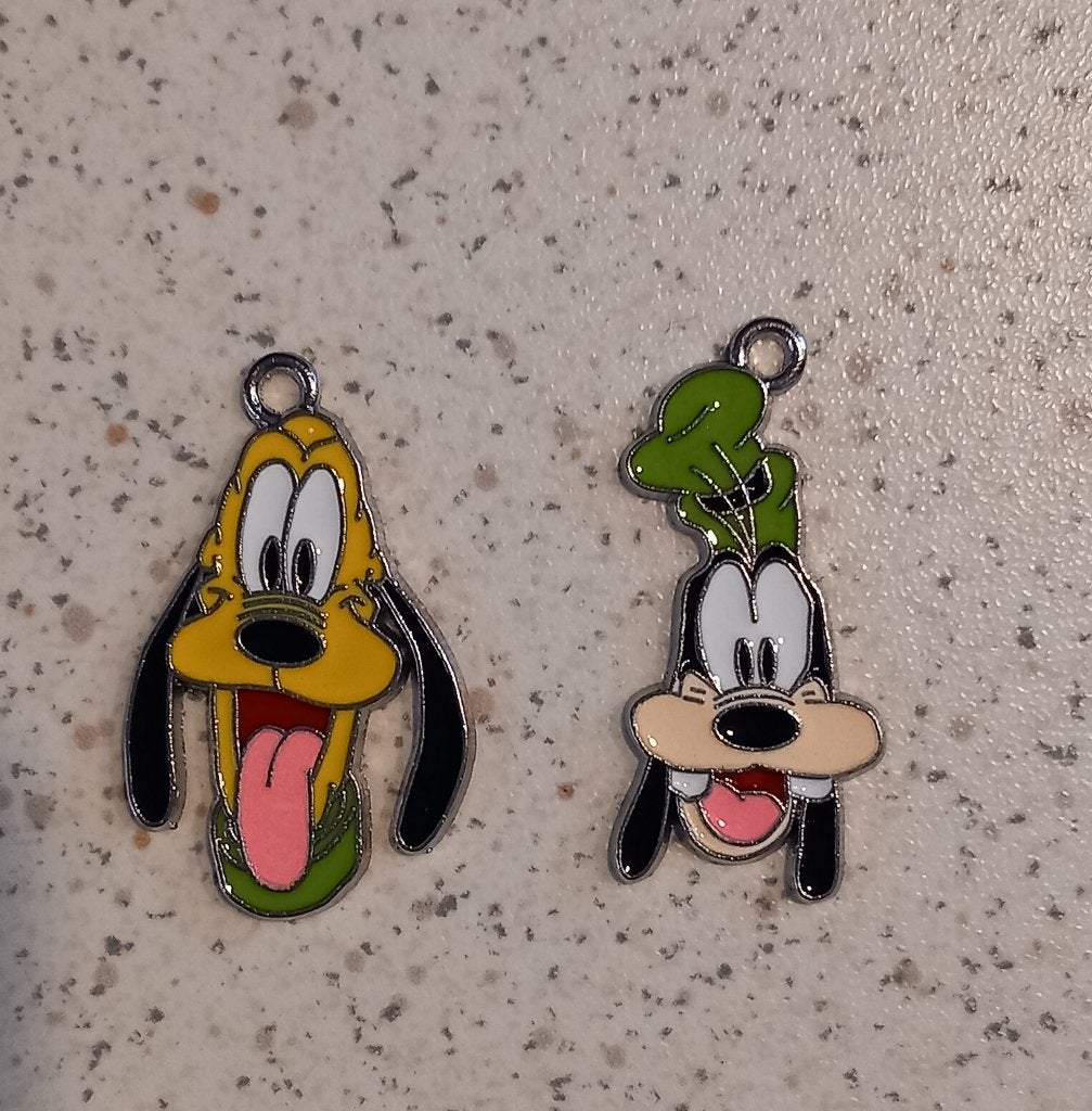 Goofy en pluto metalen bedel, Ophalen of Verzenden, Nieuw, Bedel