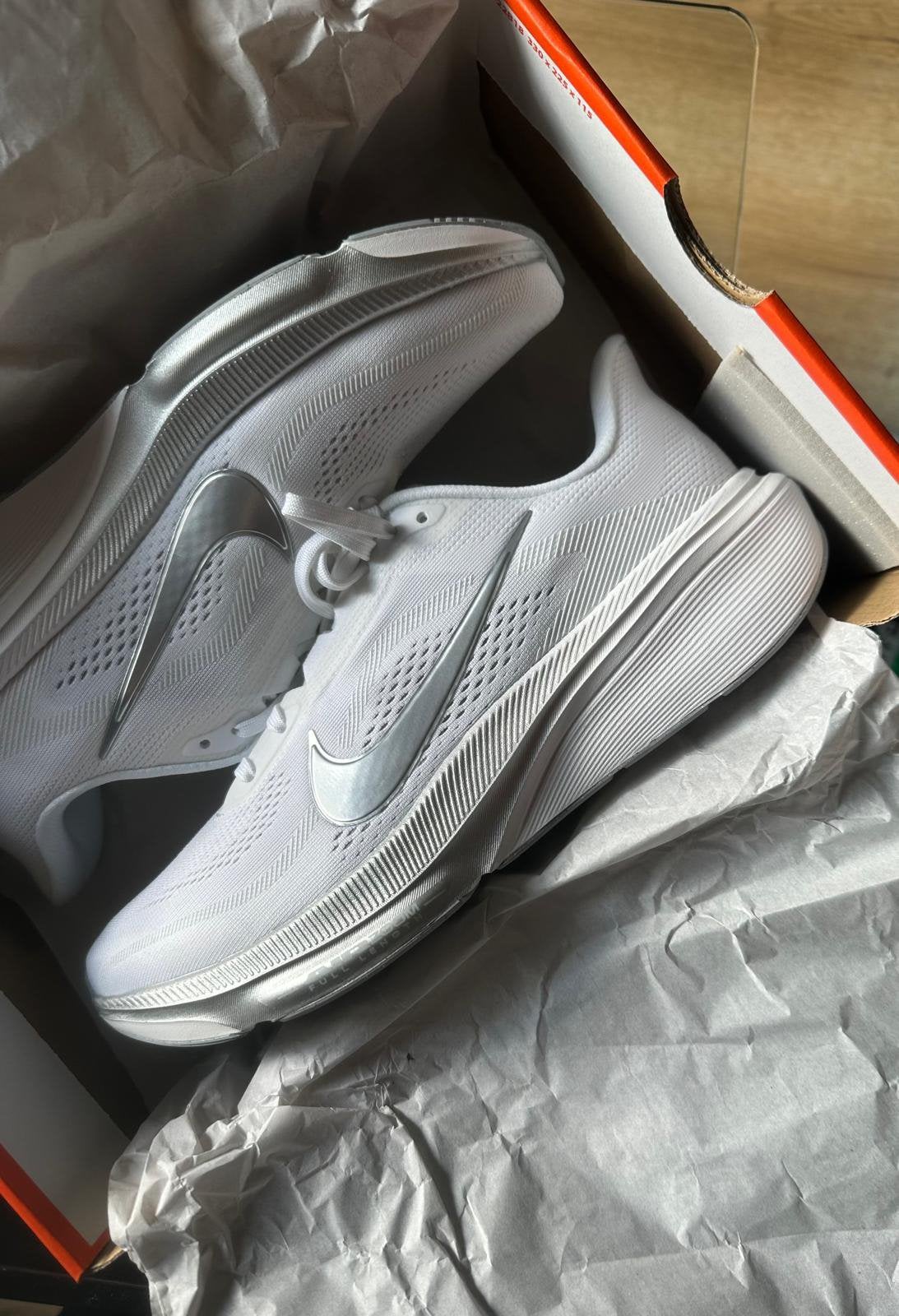 (Nieuw) Nike Air Zoom Pegasus 42 hardloopschoenen (MAAT 43), Ophalen, Nieuw, Wit, Sportschoenen