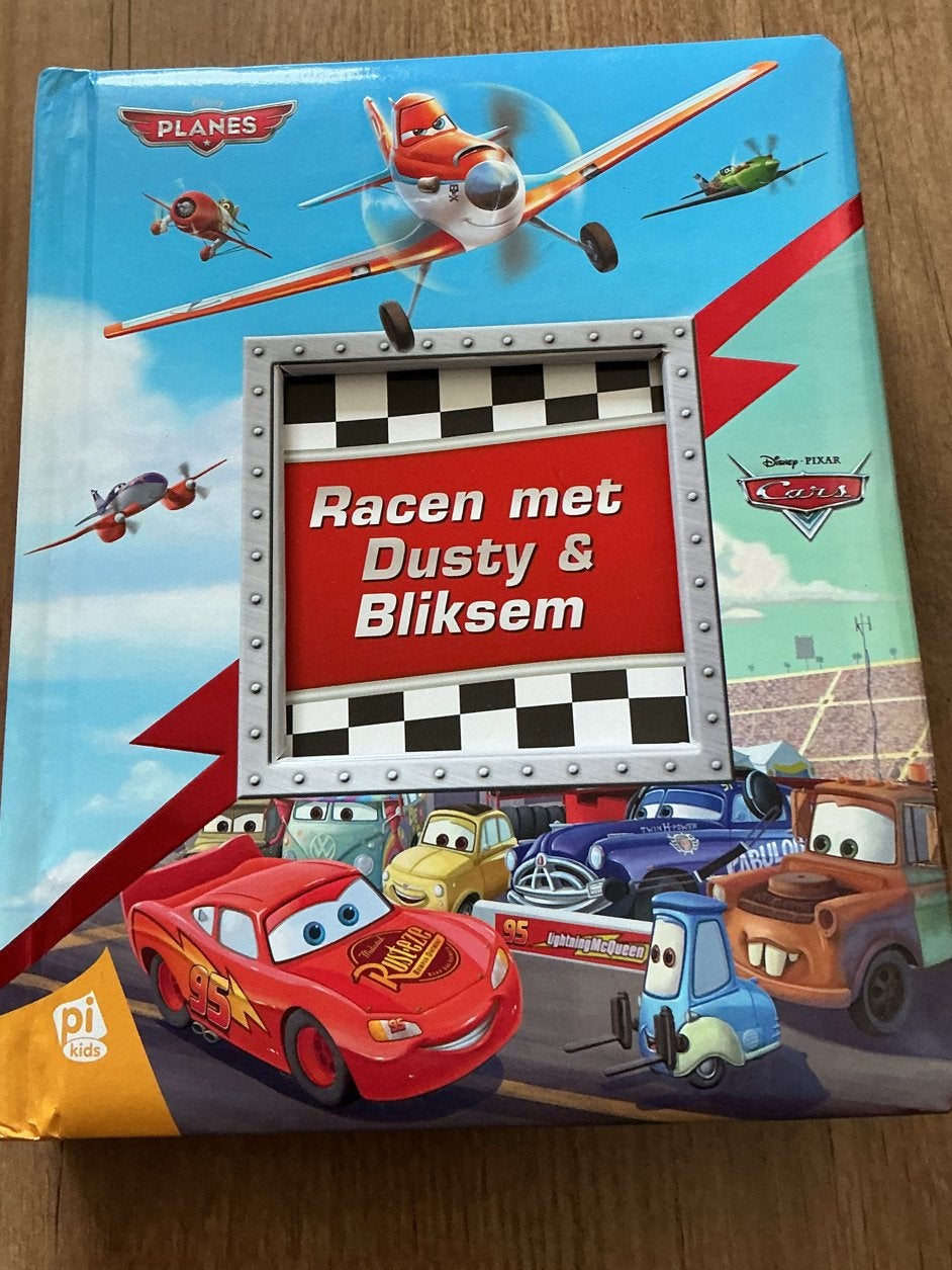 Disney Pixar Planes & Cars: Racen met Dusty & Bliksem, Ophalen of Verzenden, Zo goed als nieuw, Sprookjes