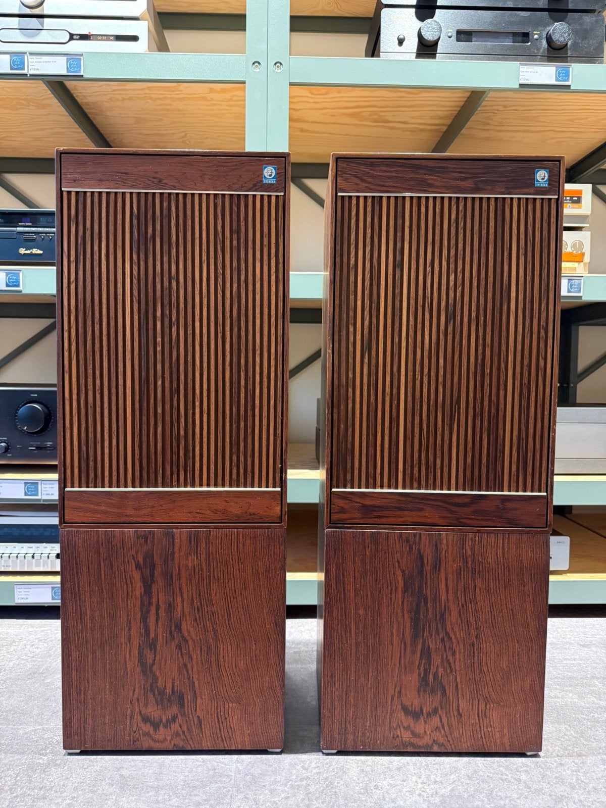 Sinus 1017, met stands, zeldzaam, spelen zeer mooi, garantie, Audio, Tv en Foto, Luidsprekers, Inclusief standaarden, Contact@vintageaudiobreda.nl