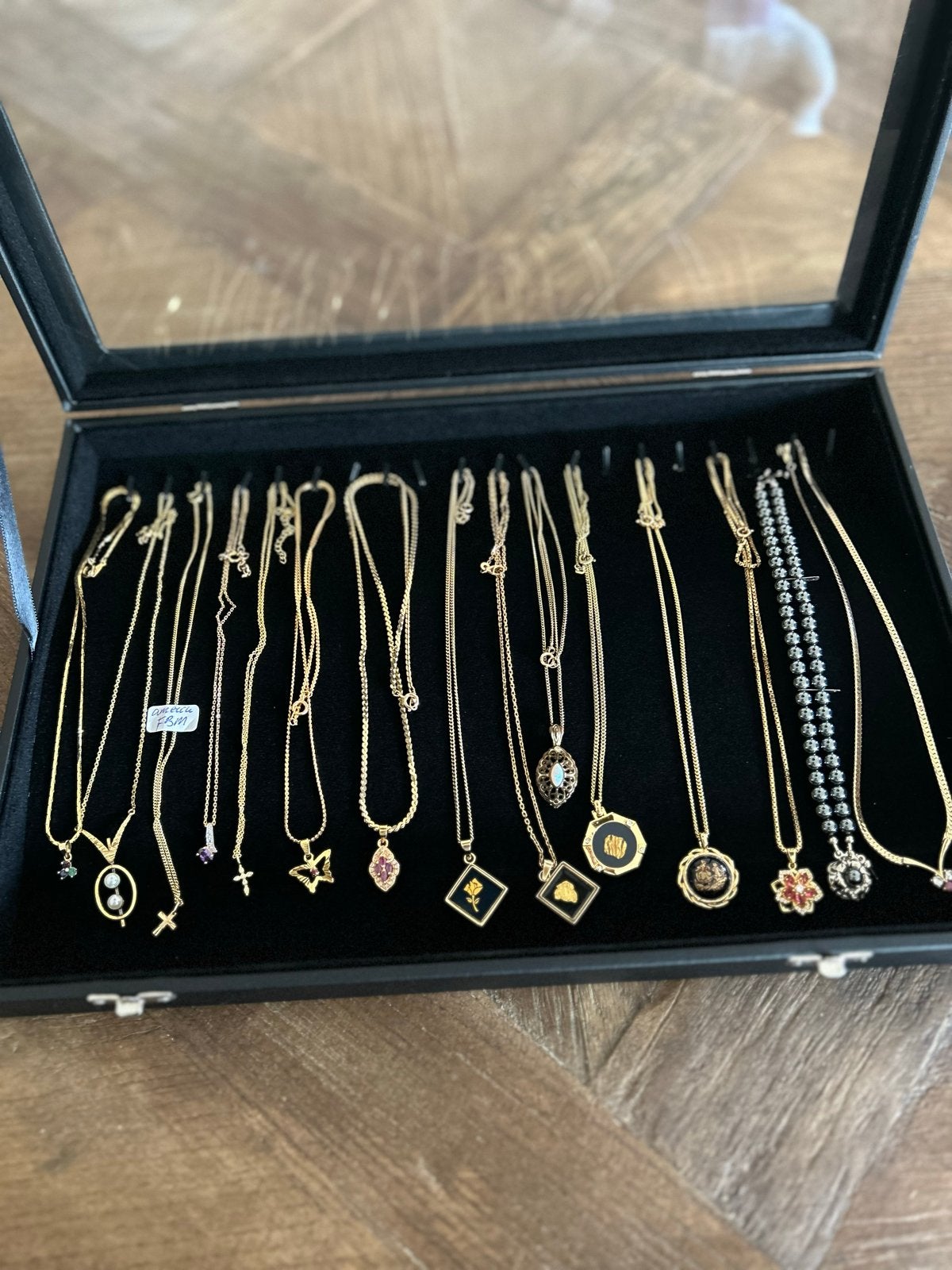Collectie antieke vergulde hangers en parelketting, Sieraden, Tassen en Uiterlijk, Antieke sieraden, Ophalen of Verzenden, Overige materialen