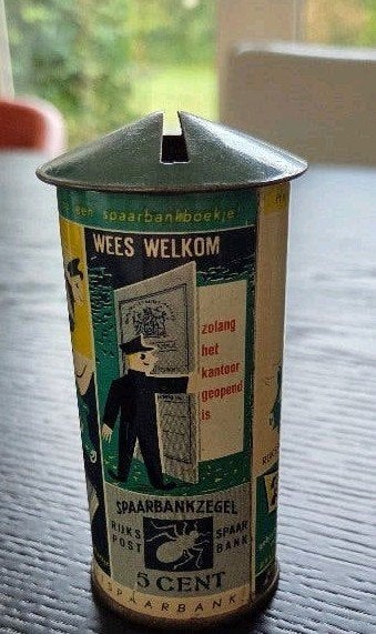 Vintage reclamezuil spaarpot van de Rijkspostspaarbank., Ophalen of Verzenden, Gebruikt, Gebruiksvoorwerp