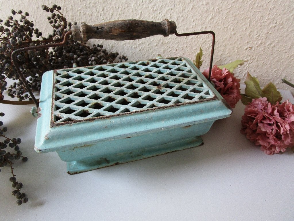 Antiek gietijzeren stoofje - decoratief en charmant, Ophalen of Verzenden