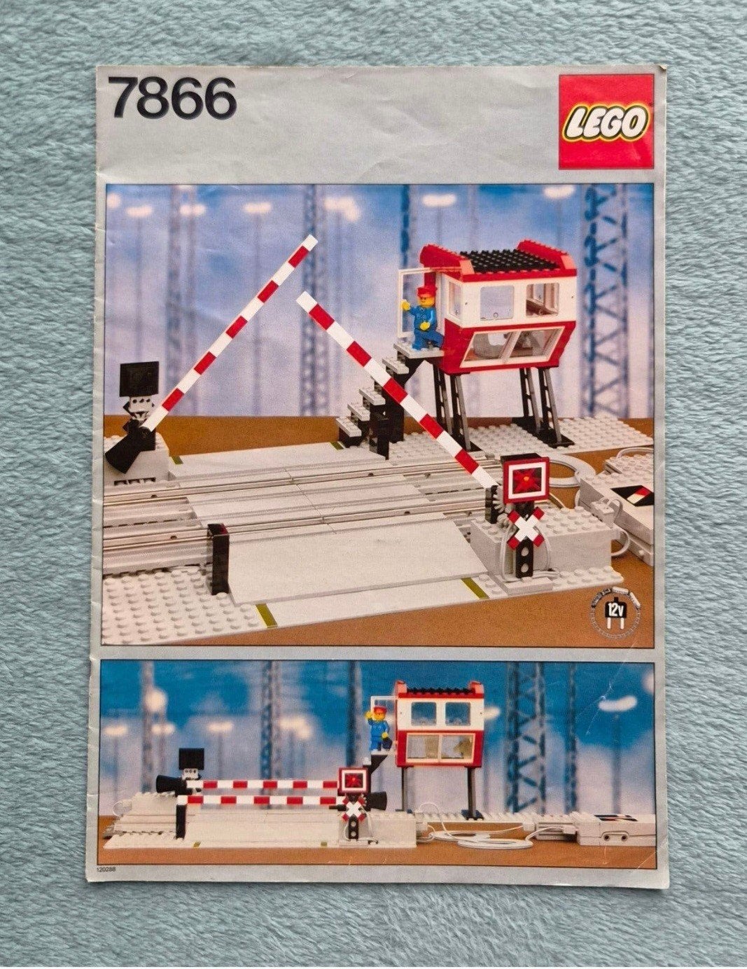 Lego trein grijze rails spoorweg overgang bouw boek set 7866, Gebruikt, Lego, Overige typen, Ophalen of Verzenden