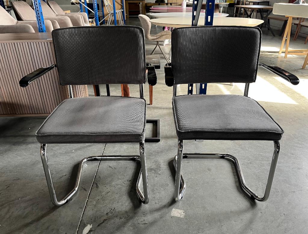 Zuiver Ridge Kink Rib stoel armleuning Grijs €239 p stuk nu, Twee, Nieuw, Ophalen of Verzenden, Zuiver