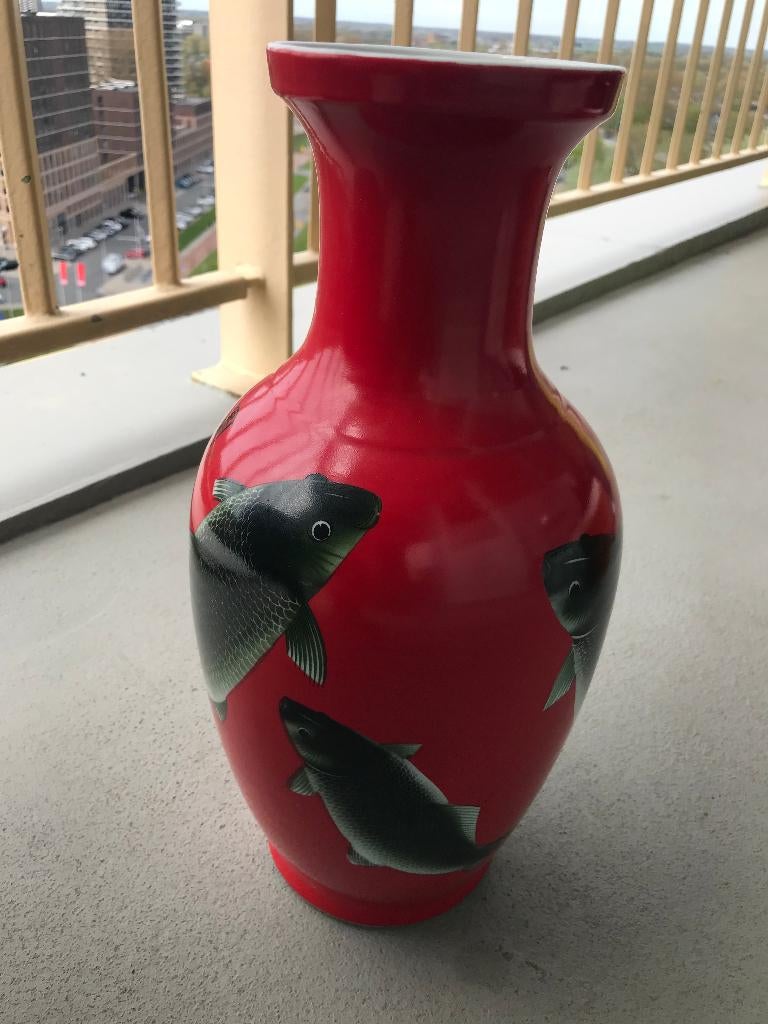 chhinees japan porselein vaas vissen karper koi, Antiek en Kunst, Ophalen of Verzenden