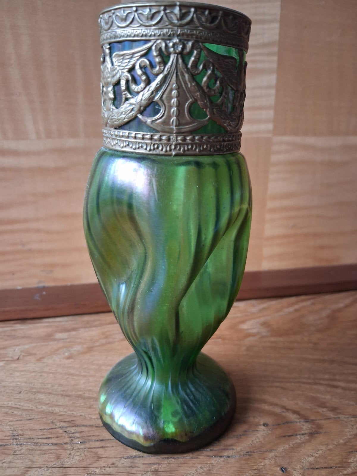 Loetz Art Nouveau Iriserende Groene Vaas met Bronzen Montuur, Ophalen of Verzenden