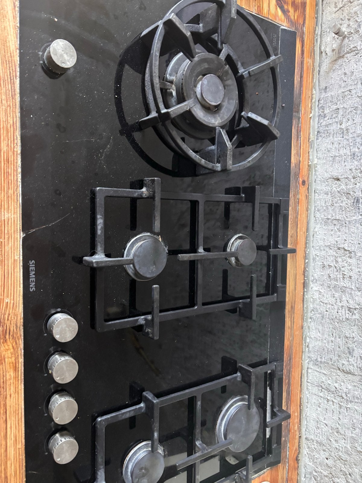 Siemens gasfornuis met glas schade, werkt perfect, Ophalen, Gebruikt, 4 kookzones, Inbouw