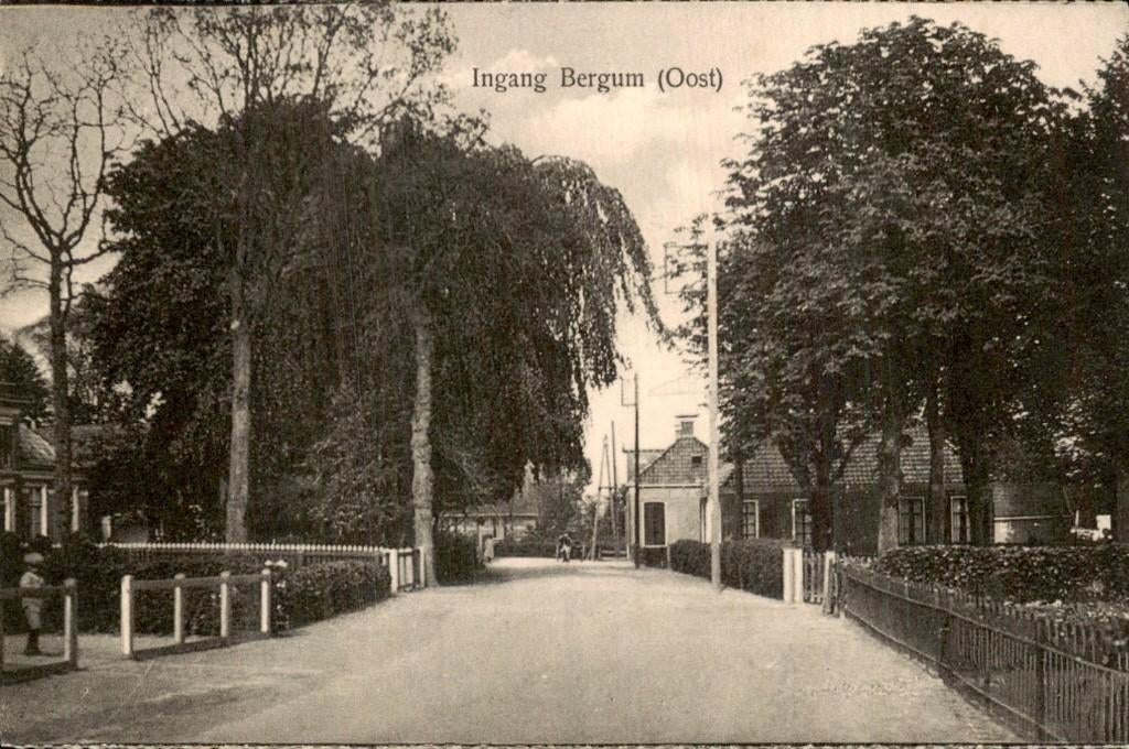 Bergum - Ingang - Oost, Ophalen of Verzenden, Voor 1920, Ongelopen, Friesland