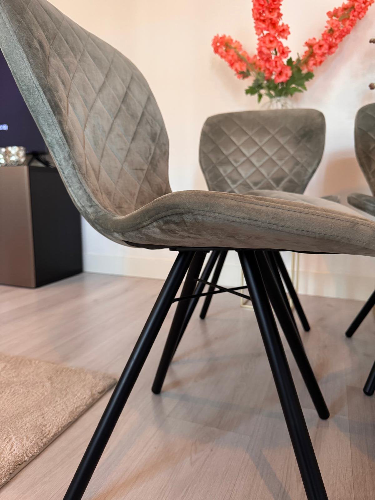 Eettafelstoelen groen, Huis en Inrichting, Stoelen, Ophalen, Zo goed als nieuw, Overige kleuren, Vier
