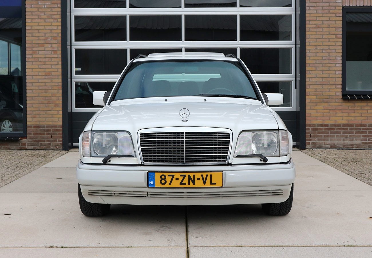 Mercedes-Benz E-klasse Combi 280 aut5 ECC Schuifdak Cruise Z, Auto's, Automaat, Gebruikt, Verwarmde buitenspiegels, Wit