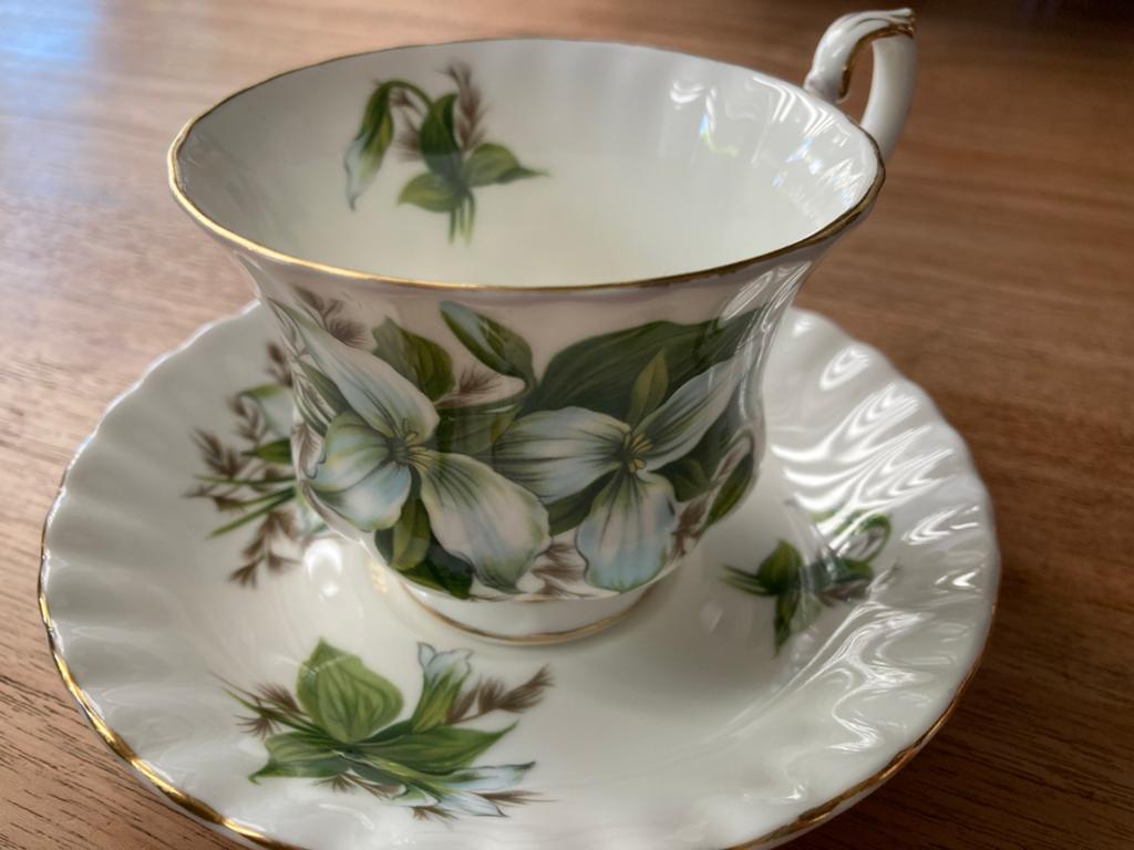 Vintage Royal Albert Trillium theekop en schotel, Ophalen of Verzenden
