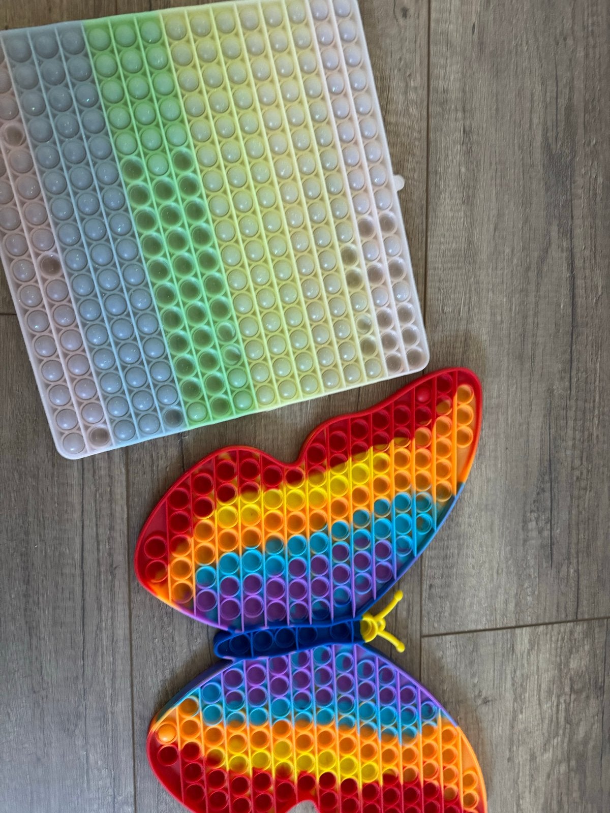 Twee grote Pop It fidget toys: vlinder en vierkant, Ophalen, Gebruikt, Jongen of Meisje
