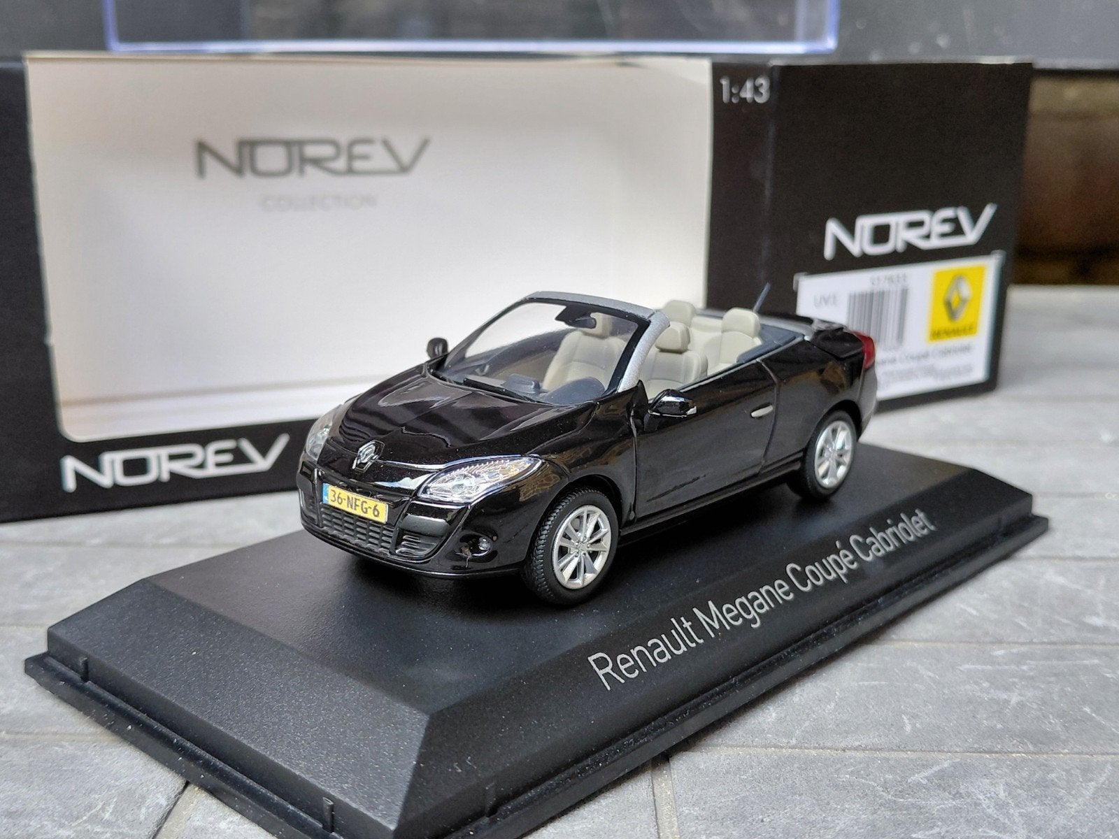 Renault Mégane III ph1 CC 2009-2012 zwart 1/43 Norev 517633, Ophalen of Verzenden, Zo goed als nieuw, Auto, Norev