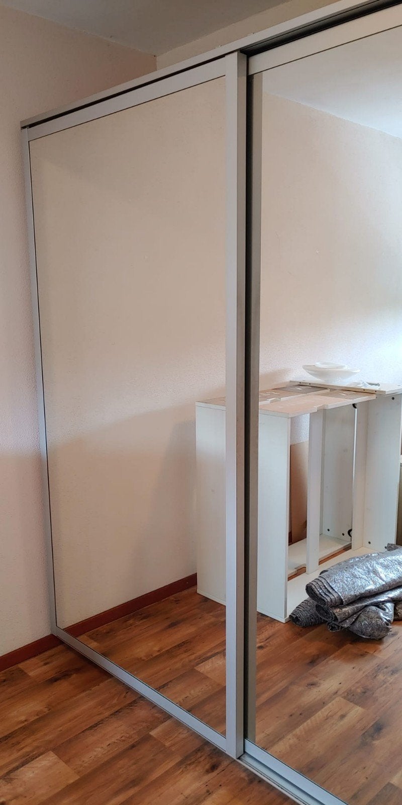 Witte kledingkast met spiegel schuifdeuren - Ikea, Ophalen, Met deur(en), Gebruikt, Glas