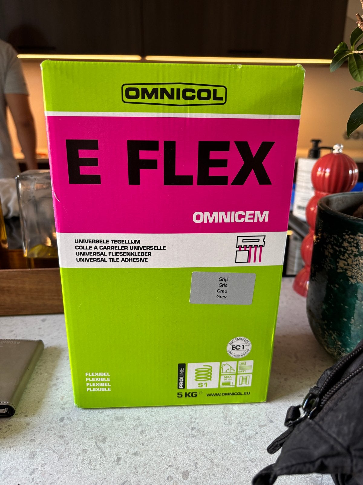 NIEUW Omnicol E Flex Omnicem Flexibele Tegellijm Grijs 5kg, Ophalen, Nieuw, Wandtegels