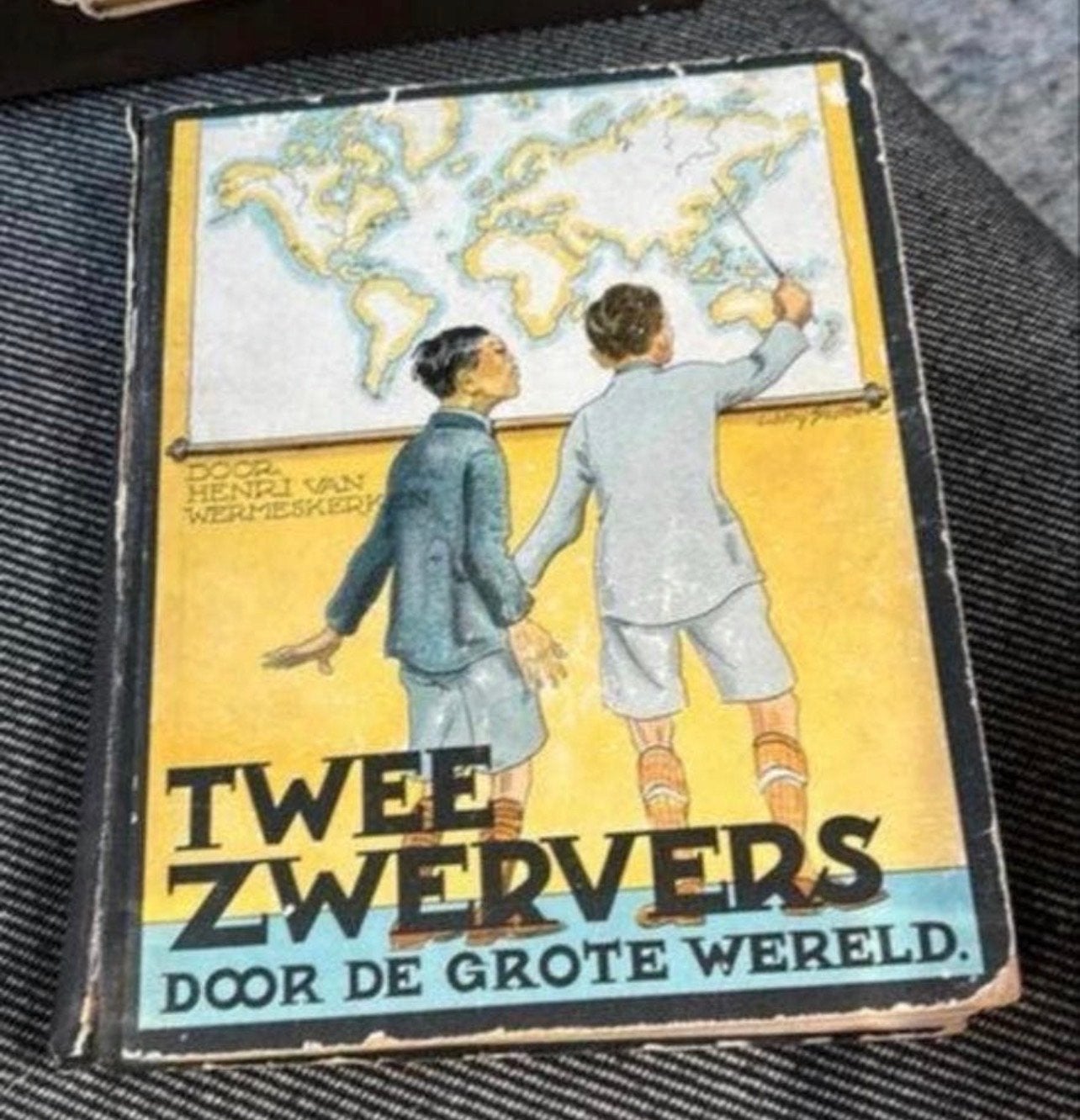 Plaatjesalbum: Twee Zwervers door de Grote Wereld (1936), Ophalen of Verzenden, Gelezen, Plaatjesalbum