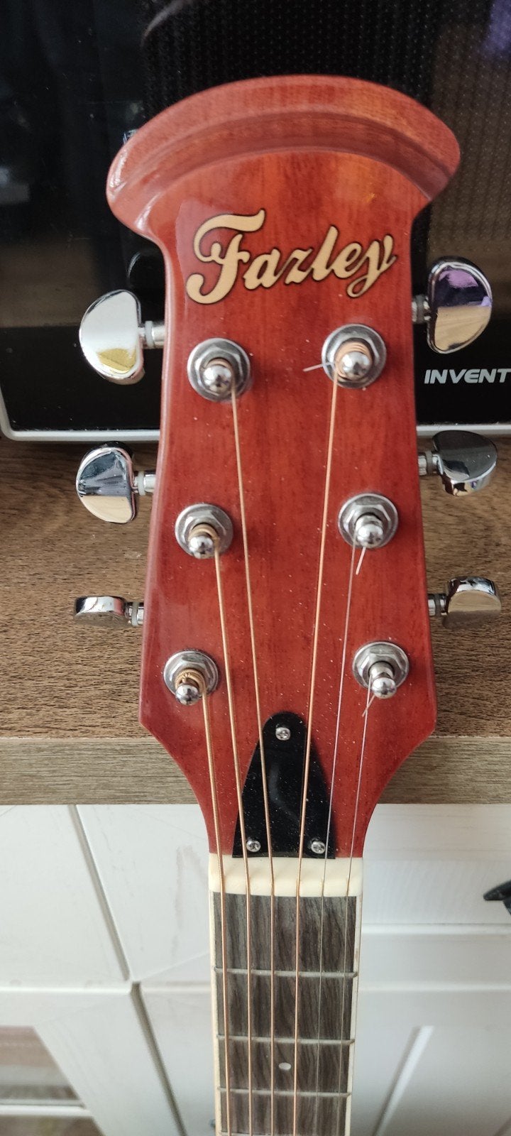 Sold., Verzenden, Zo goed als nieuw, Western- of Steelstringgitaar, Met koffer