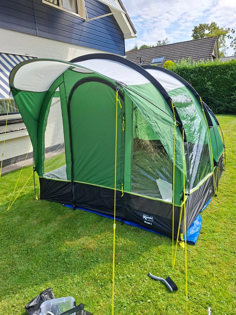 Kampa Brean 3 tunneltent, Caravans en Kamperen, Tenten, Ophalen, Zo goed als nieuw, Tot en met 3