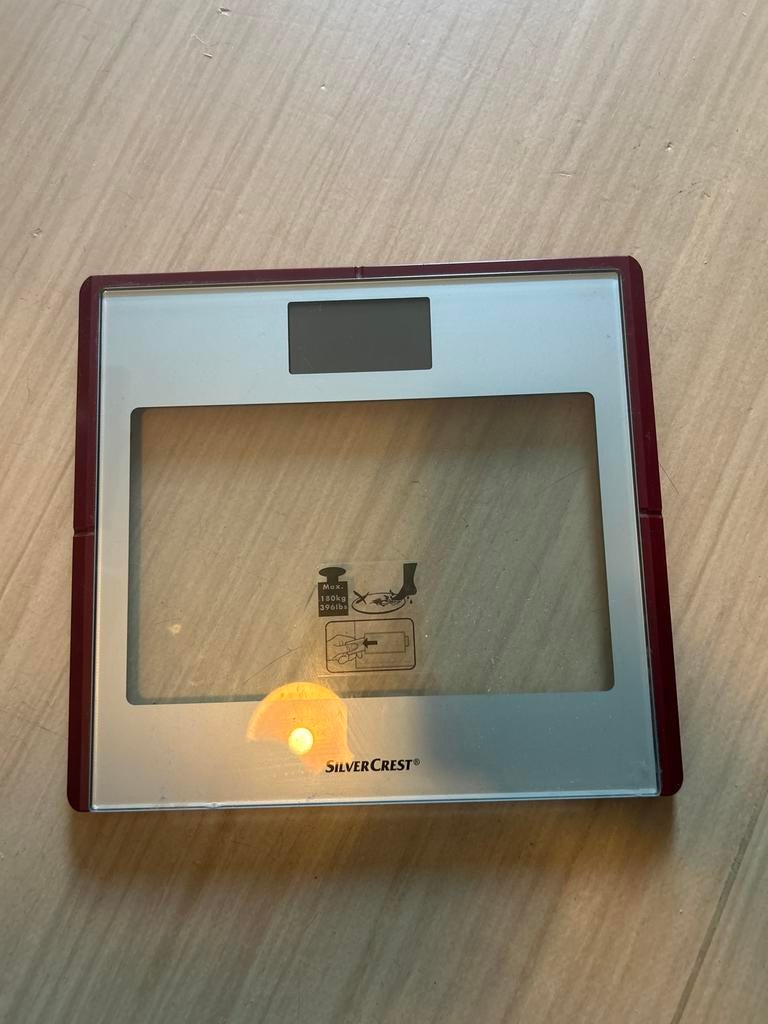 Digitale Personenweegschaal SilverCrest - Zilver/Rood, Witgoed en Apparatuur, Weegschalen, Ophalen, Gebruikt, 1 tot 500 gram, 100 kg of meer