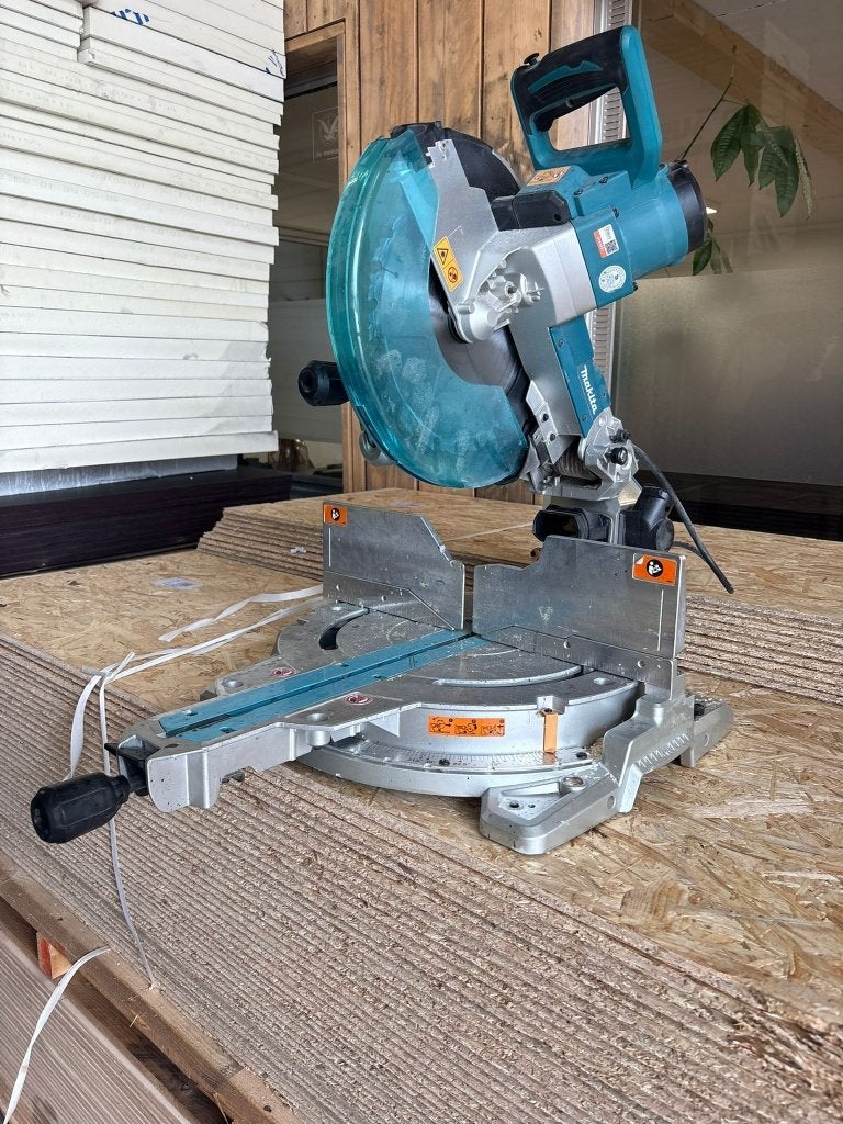 Makita afkortzaag - LS1219L - In goede staat / Jong gebruikt, Ophalen, Gebruikt, Afkortzaag, 30 tot 70 mm