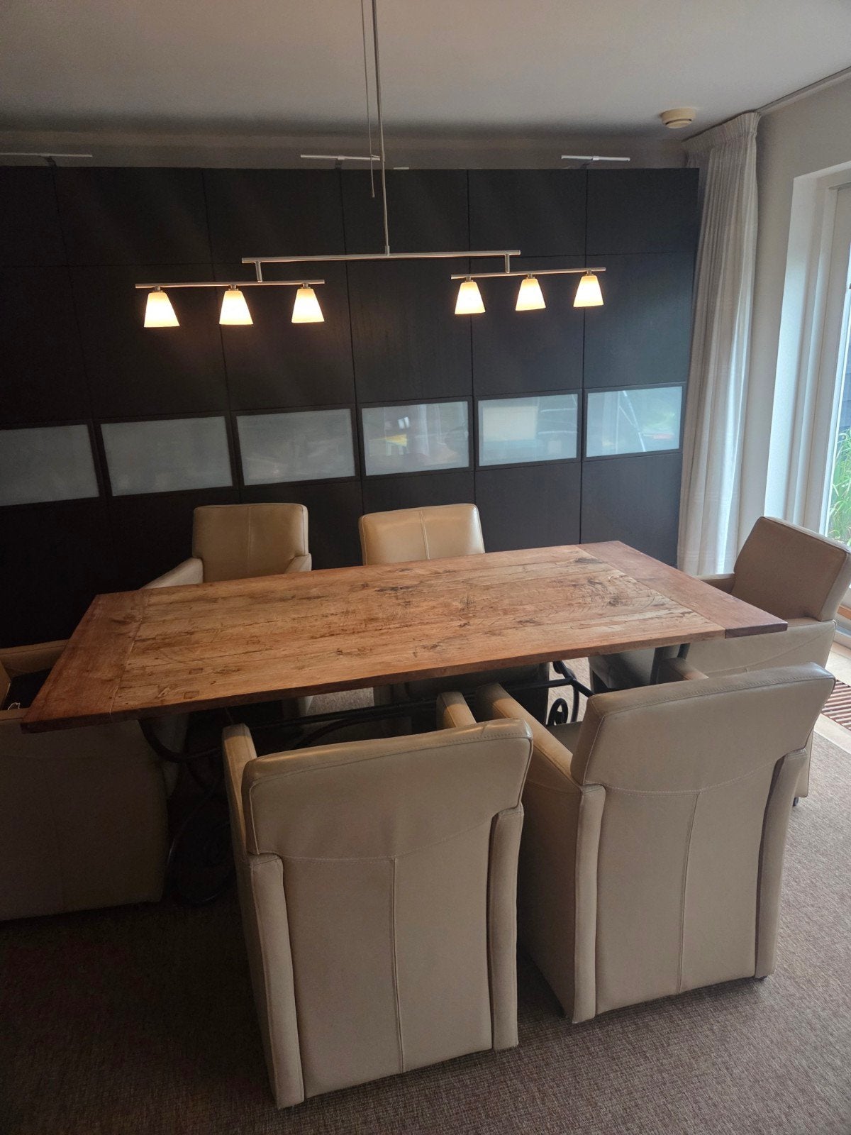 Robuuste houten eettafel met smeedijzeren onderste.l, Gebruikt, 200 cm of meer, 50 tot 100 cm, Vier personen