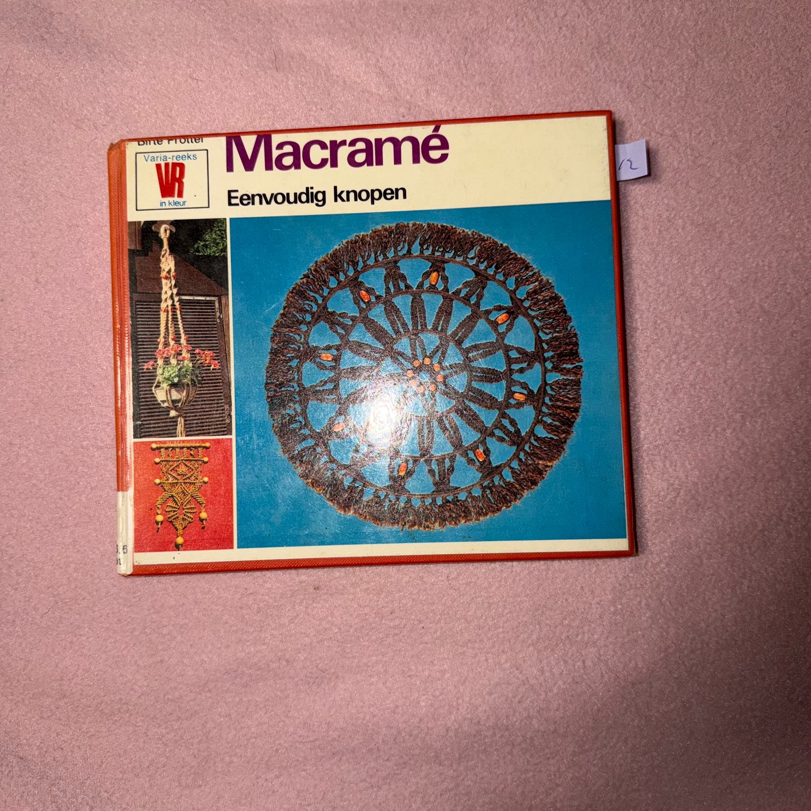 Retro Macramé Instructieboekje - Varia Reeks (Jaren '70/'80), Boeken, Ophalen of Verzenden, Zo goed als nieuw, Overige onderwerpen