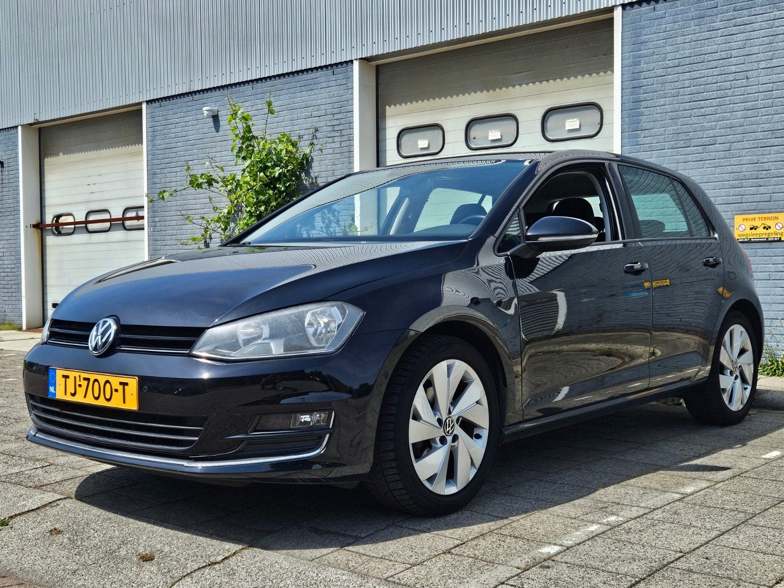 Volkswagen Golf 1.2 TSI 81KW Connected Series 2016 Zwart, Voorwielaandrijving, Stof, Euro 6, 4 cilinders