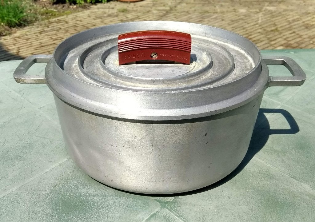 ARDOR aluminium pan met deksel en bakeliet knop 24 cm, Ophalen of Verzenden, Gebruikt, Aluminium